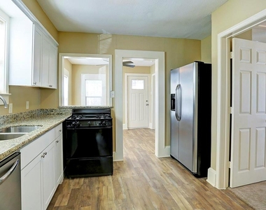 4809 Eli Street - Photo Thumbnail 4