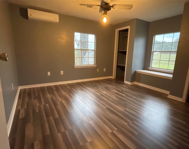 111 Cronin Road - Photo Thumbnail 8