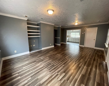 111 Cronin Road - Photo Thumbnail 3