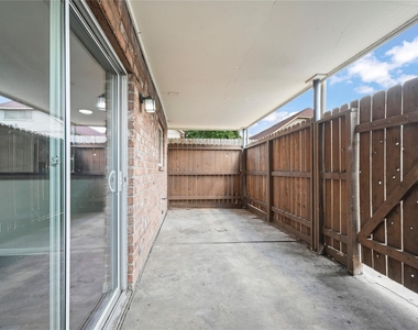1520 Sherwood Forest Street - Photo Thumbnail 7