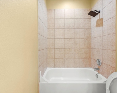 1520 Sherwood Forest Street - Photo Thumbnail 23