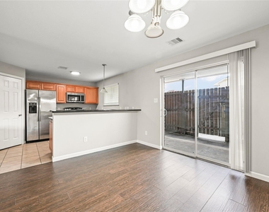 1520 Sherwood Forest Street - Photo Thumbnail 6
