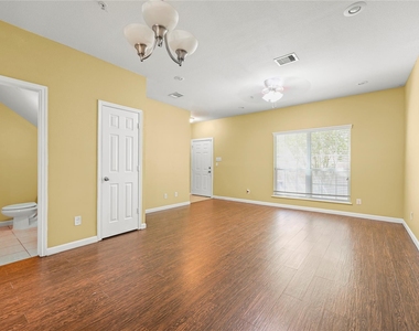 1520 Sherwood Forest Street - Photo Thumbnail 15