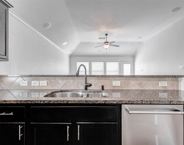 1511 Evermore Manor Lane - Photo Thumbnail 5