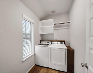 10711 Ashlesha Lane - Photo Thumbnail 4