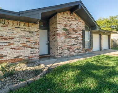2119 Williamsburg Court S - Photo Thumbnail 23