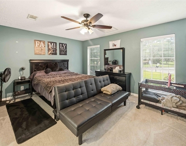 19302 Forest Fern Court - Photo Thumbnail 10