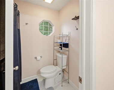 19302 Forest Fern Court - Photo Thumbnail 21