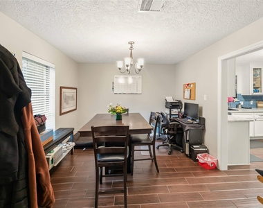 19302 Forest Fern Court - Photo Thumbnail 7