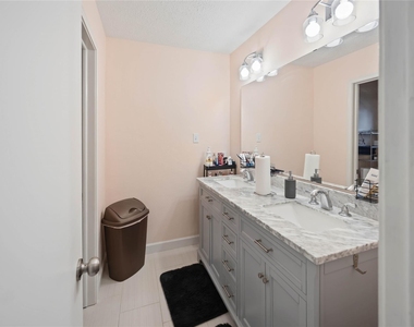 19302 Forest Fern Court - Photo Thumbnail 20