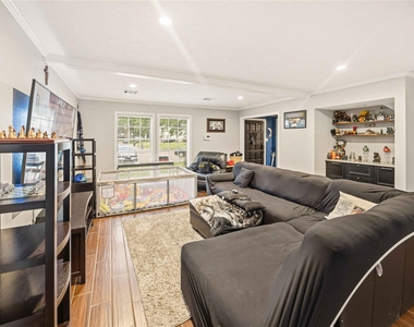 19302 Forest Fern Court - Photo Thumbnail 3