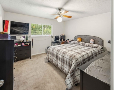 19302 Forest Fern Court - Photo Thumbnail 19