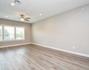 5262 Ella Boulevard - Photo Thumbnail 5