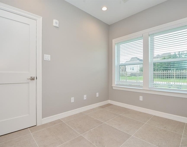 5262 Ella Boulevard - Photo Thumbnail 23