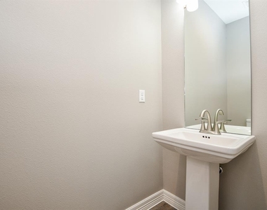 5262 Ella Boulevard - Photo Thumbnail 17