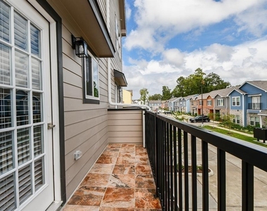 5262 Ella Boulevard - Photo Thumbnail 12