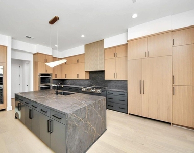 2232 Swift Boulevard - Photo Thumbnail 13