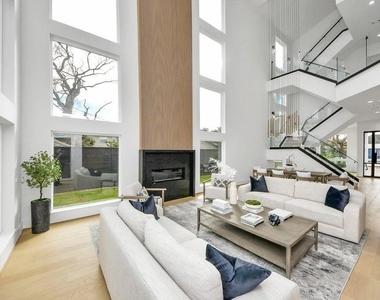 2232 Swift Boulevard - Photo Thumbnail 6