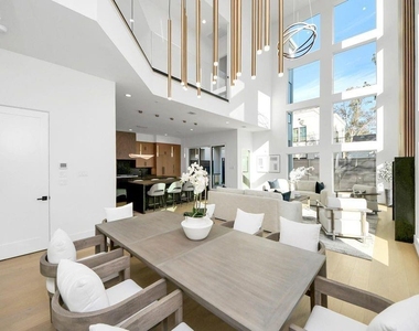 2232 Swift Boulevard - Photo Thumbnail 4