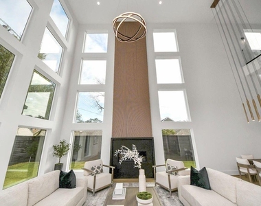 2232 Swift Boulevard - Photo Thumbnail 5