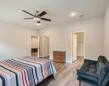 4834 Van Fleet Street - Photo Thumbnail 10