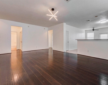 7434 Jacobs Well Drive - Photo Thumbnail 13