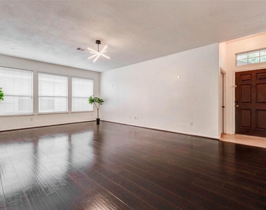 7434 Jacobs Well Drive - Photo Thumbnail 11