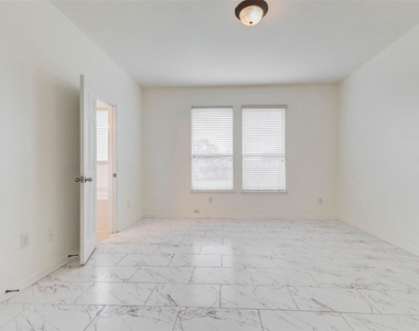 7434 Jacobs Well Drive - Photo Thumbnail 19
