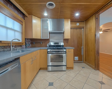 306 Graceland Street - Photo Thumbnail 16