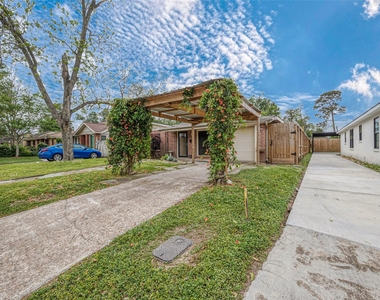 306 Graceland Street - Photo Thumbnail 5