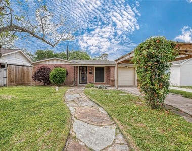 306 Graceland Street - Photo Thumbnail 4