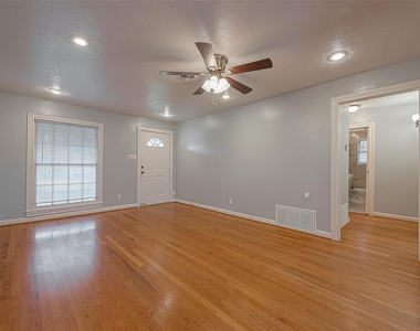 306 Graceland Street - Photo Thumbnail 7