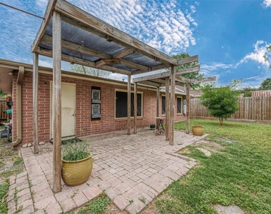 306 Graceland Street - Photo Thumbnail 35