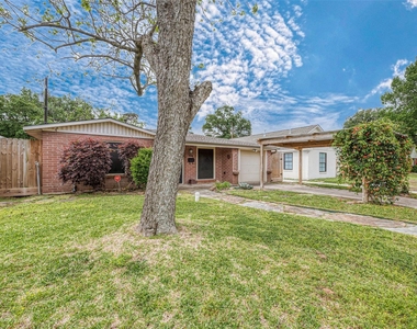 306 Graceland Street - Photo Thumbnail 1