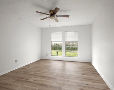 706 Shenandoah Drive - Photo Thumbnail 29