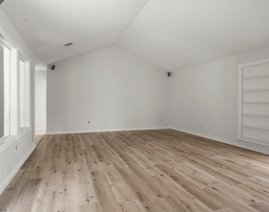 706 Shenandoah Drive - Photo Thumbnail 21