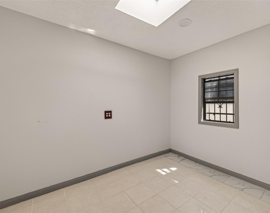 11331 Oakcenter Drive - Photo Thumbnail 14