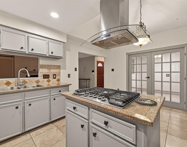 11331 Oakcenter Drive - Photo Thumbnail 8