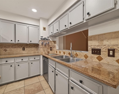11331 Oakcenter Drive - Photo Thumbnail 5