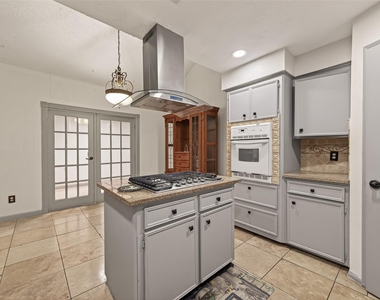 11331 Oakcenter Drive - Photo Thumbnail 7