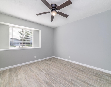 10522 Northview Drive - Photo Thumbnail 27