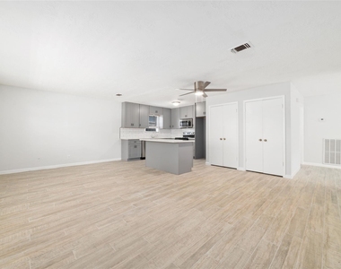 10522 Northview Drive - Photo Thumbnail 12