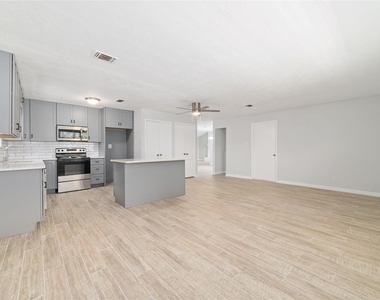10522 Northview Drive - Photo Thumbnail 14