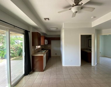 3815 Putnam Drive - Photo Thumbnail 5
