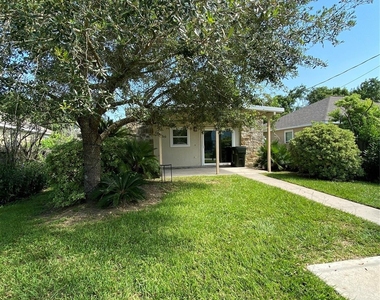 3815 Putnam Drive - Photo Thumbnail 1