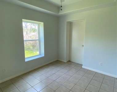 3815 Putnam Drive - Photo Thumbnail 9
