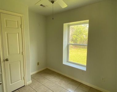 3815 Putnam Drive - Photo Thumbnail 11