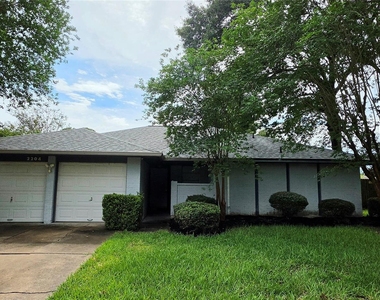 2204 Mimosa Court - Photo Thumbnail 1
