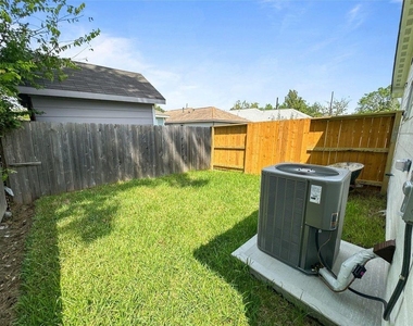 8141 Jeffery Street - Photo Thumbnail 16
