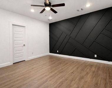 8141 Jeffery Street - Photo Thumbnail 8